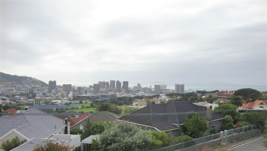 To Let 2 Bedroom Property for Rent in Vredehoek Western Cape